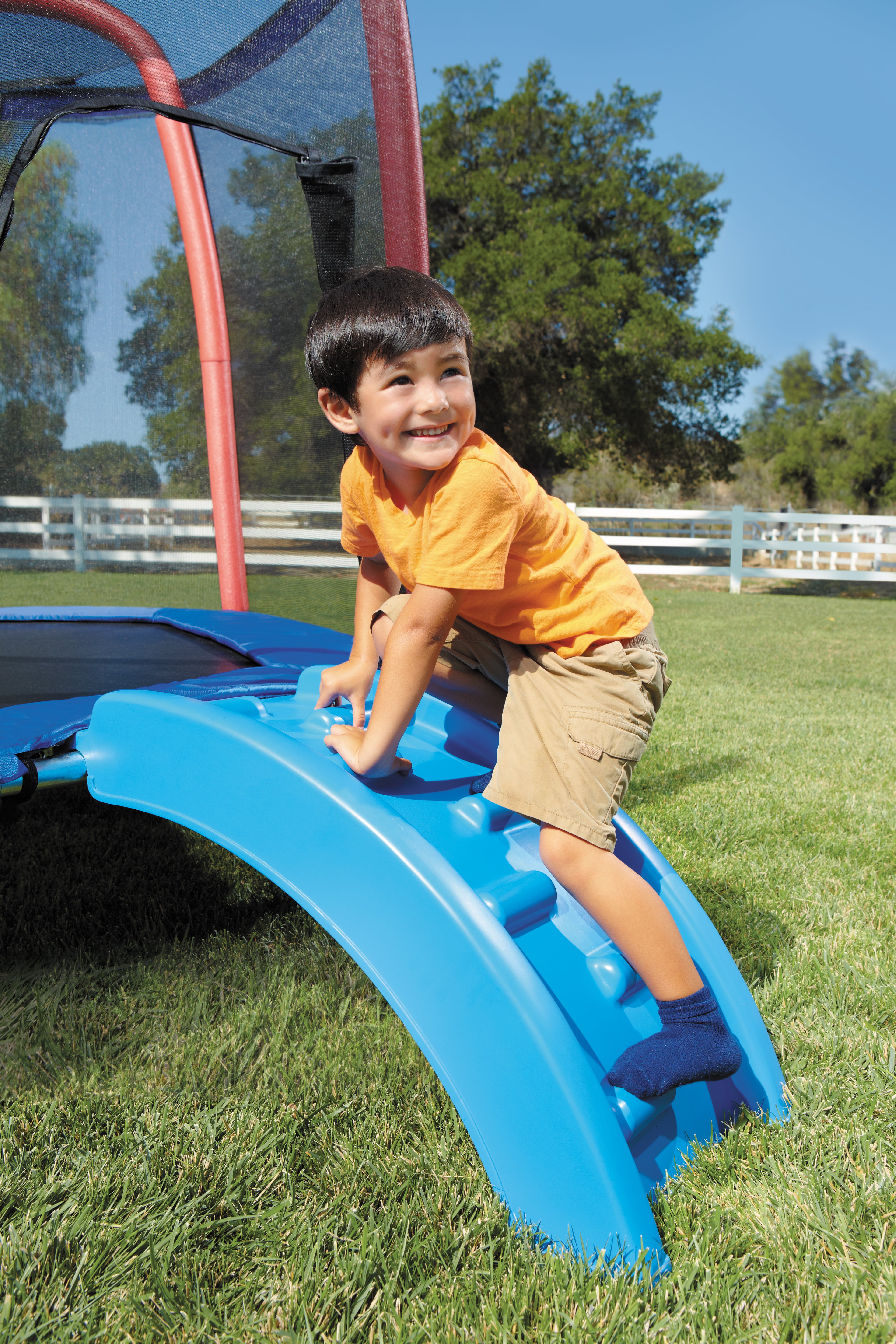 LITTLE TIKES 7' C.SLIDE TRAMPOLINE C16