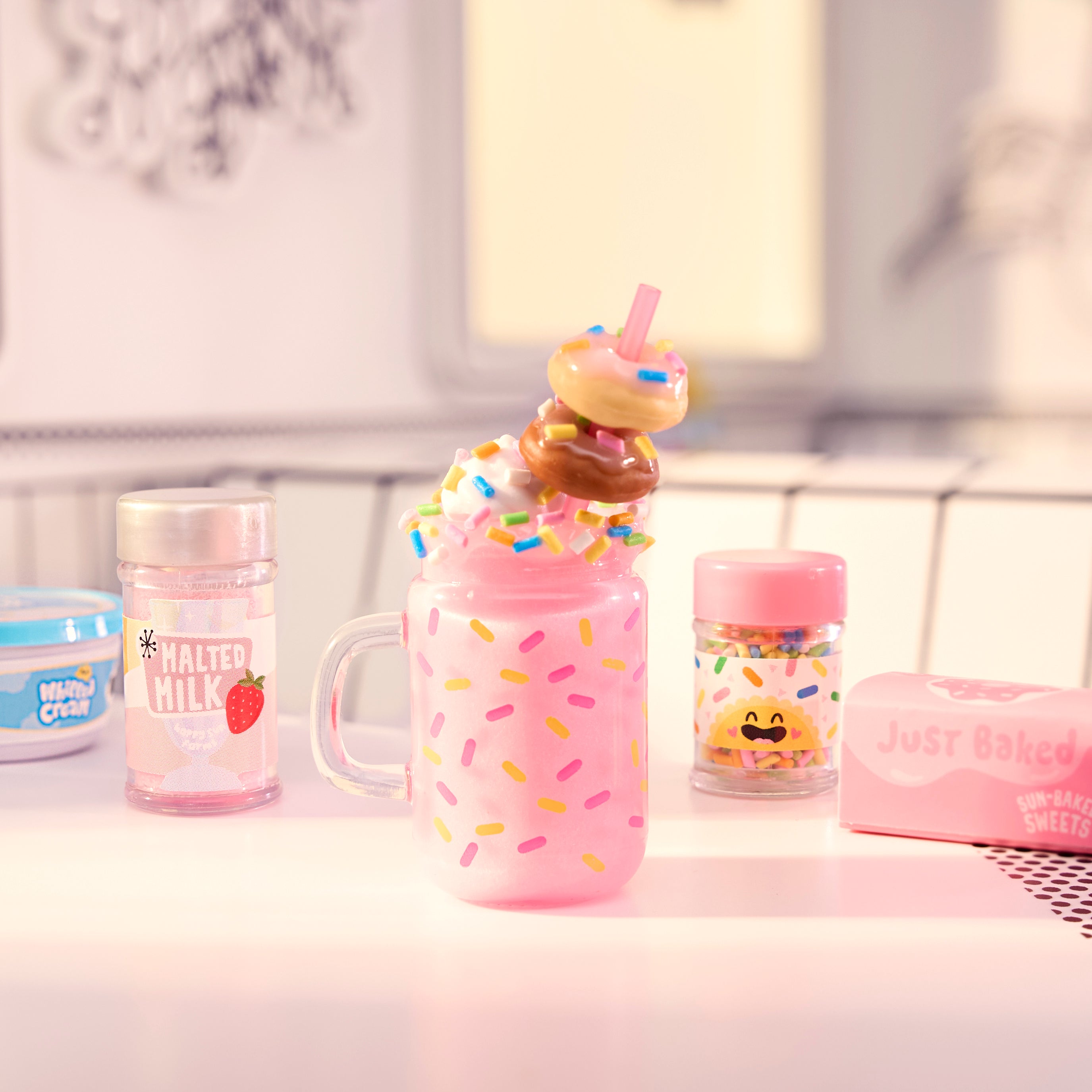 MGA's Miniverse Make It Mini Foods Diner (S4) (PDQ)