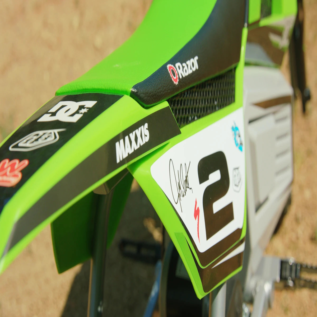 RAZOR MOTORBIKE DIRT ROCKET SX350 22KM/H